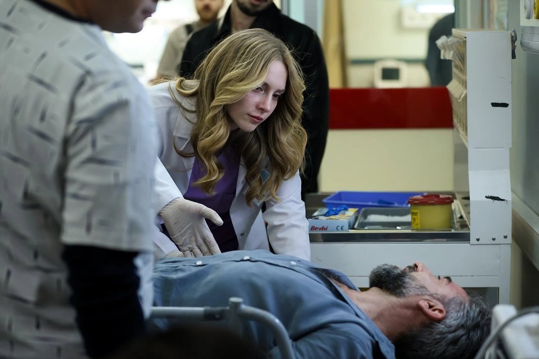 кадр из сериала "Бахар"