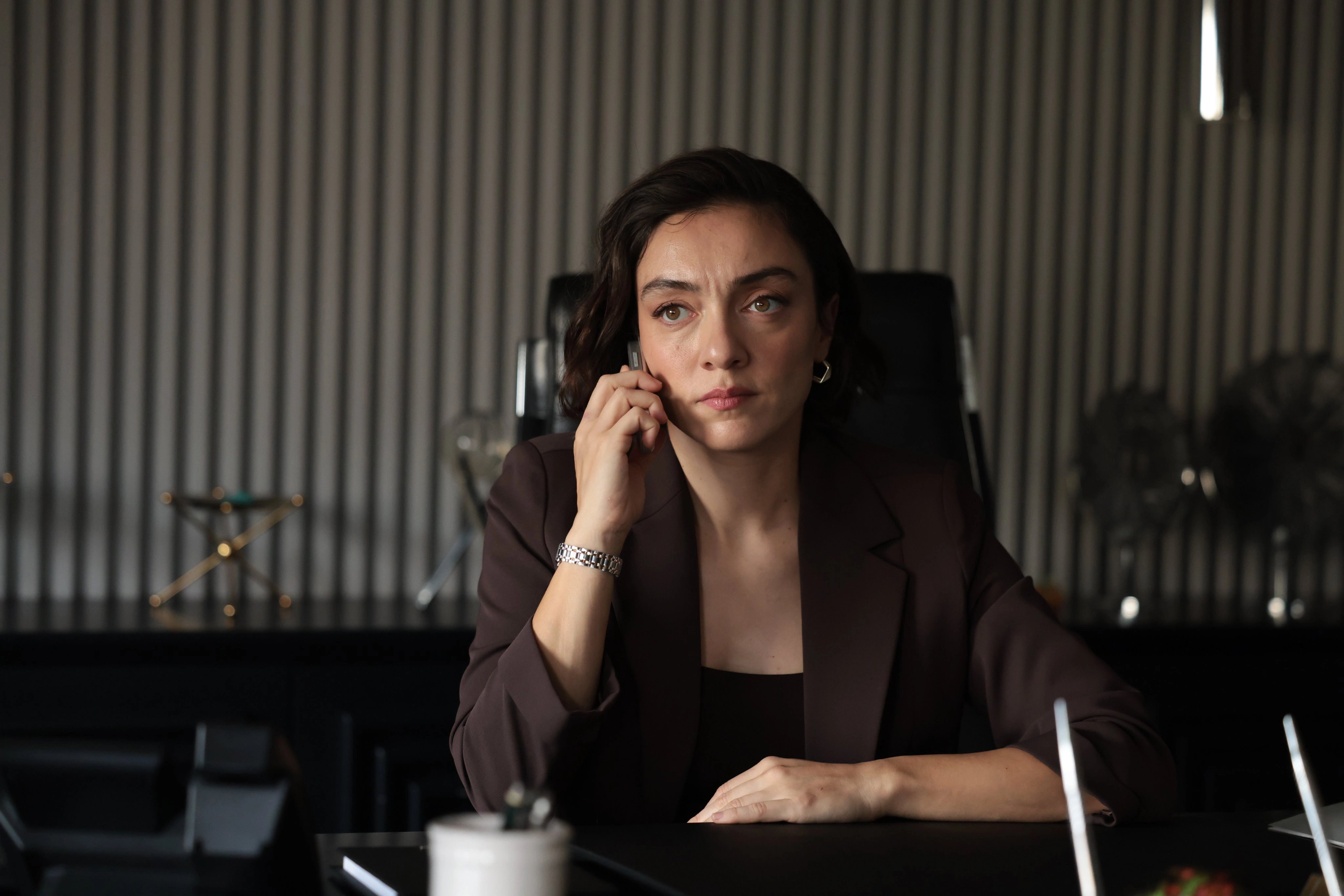 кадр из сериала "Если король проиграет"