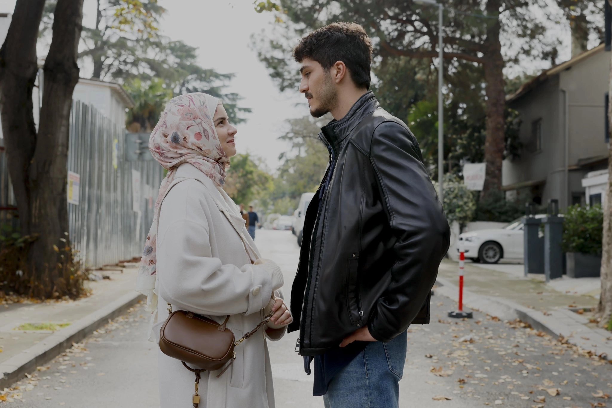 кадр из сериала "Беззащитные"