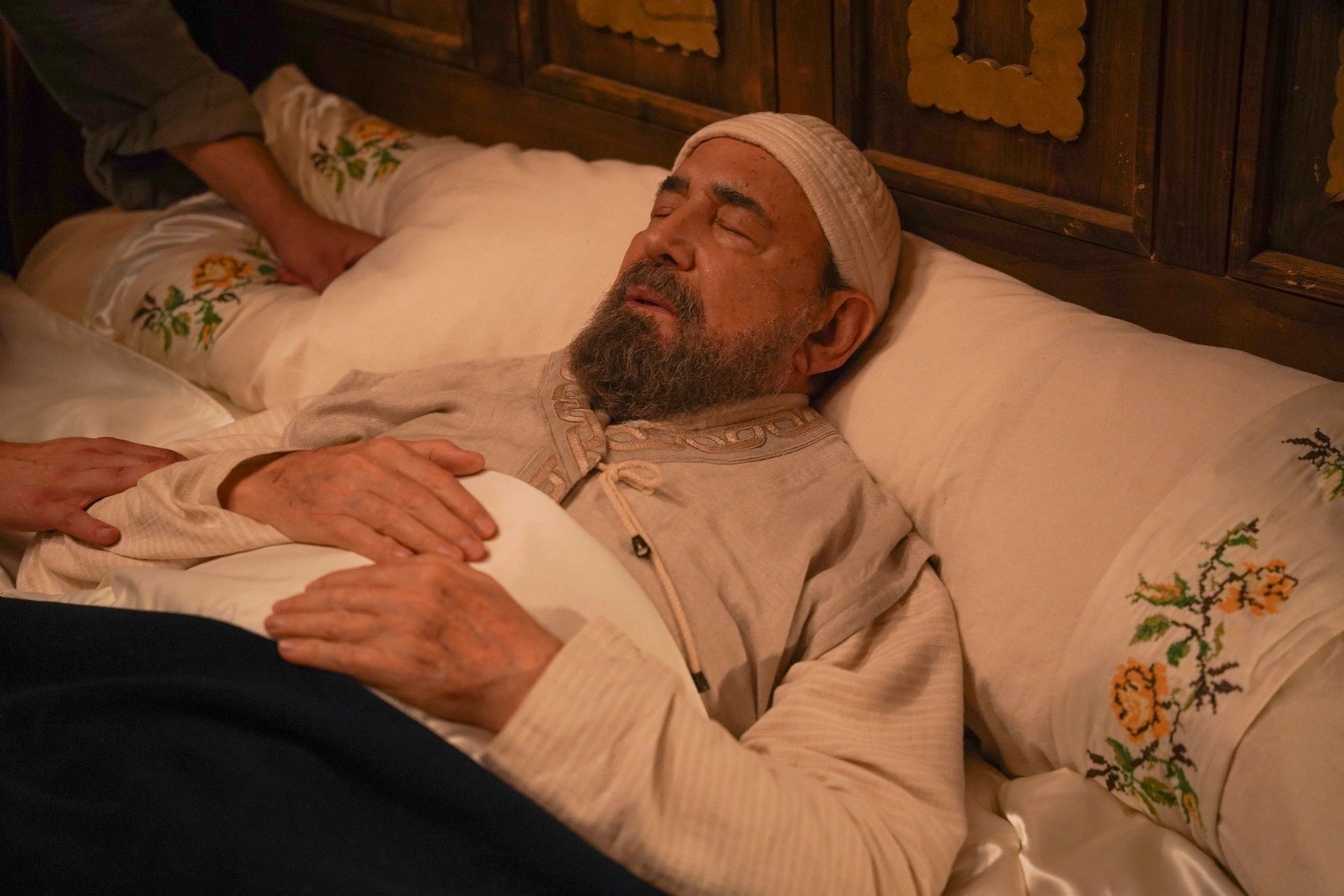 кадр из сериала "Основание Орхан"