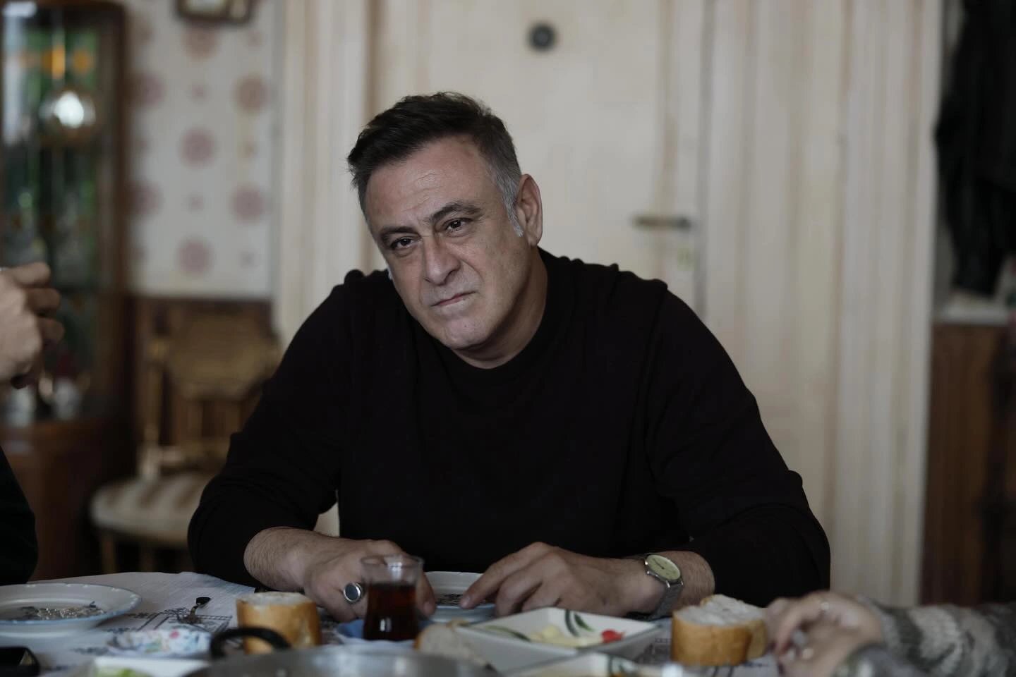 кадр из сериала "Беззащитные"