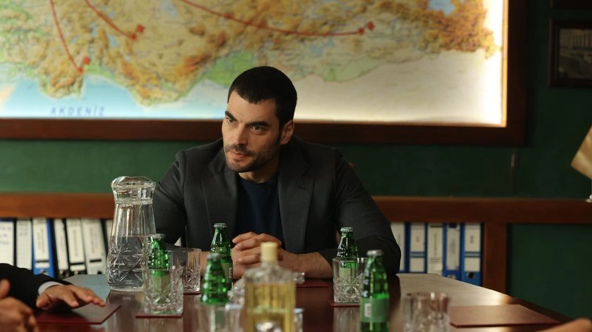 кадр из сериала "Наследник"