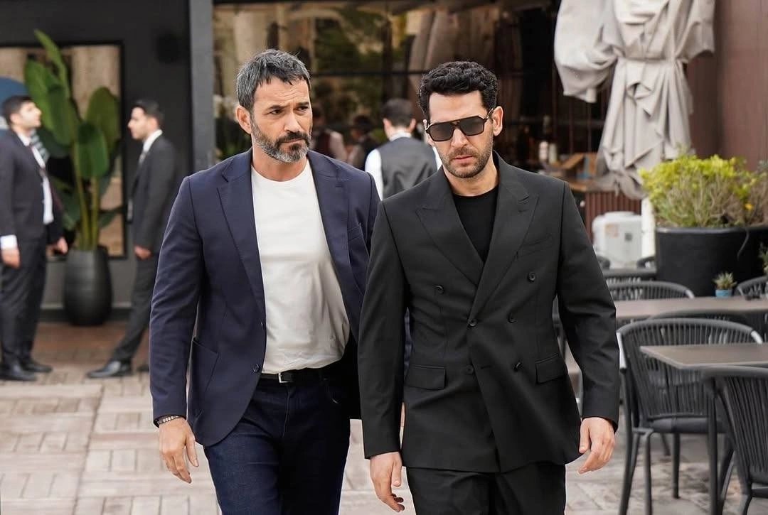 кадр из сериала "Розы и грехи"