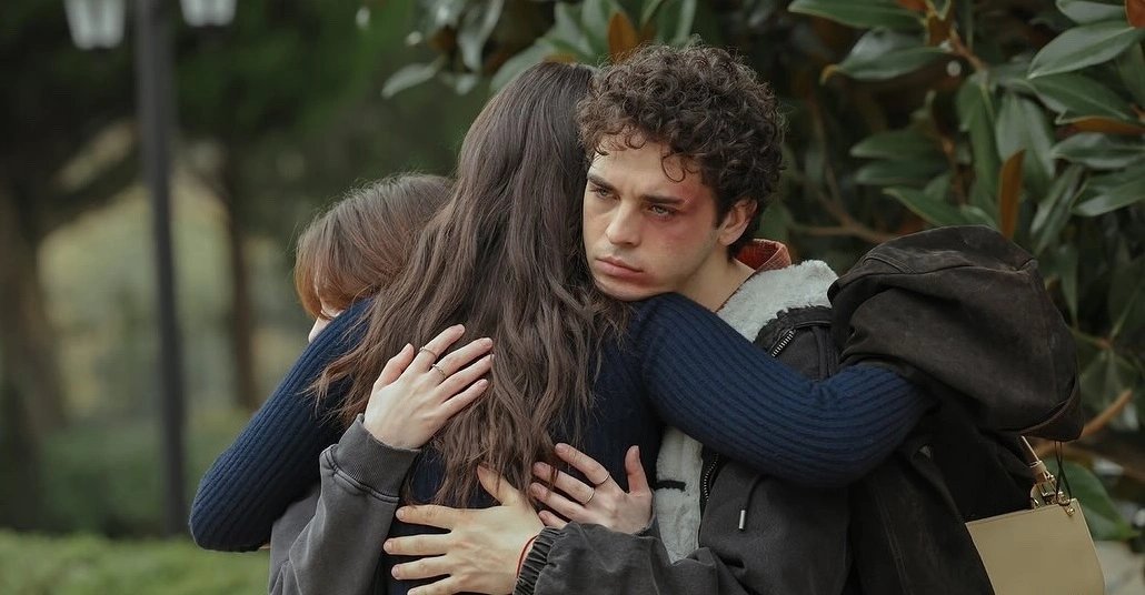 кадр из сериала "Сердцебиение"