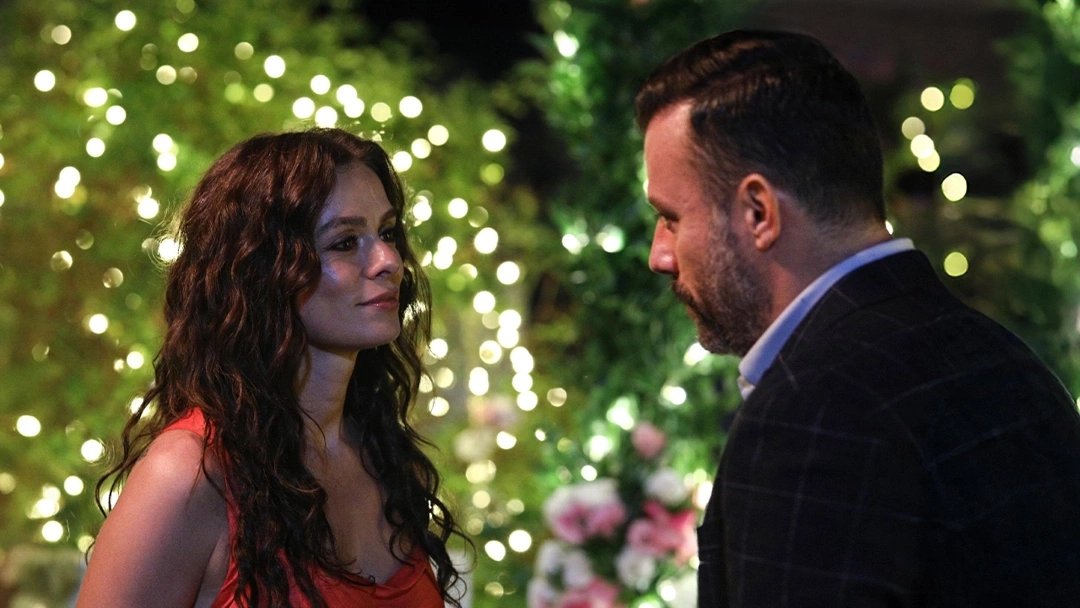 кадр из сериала "Подозрительный"