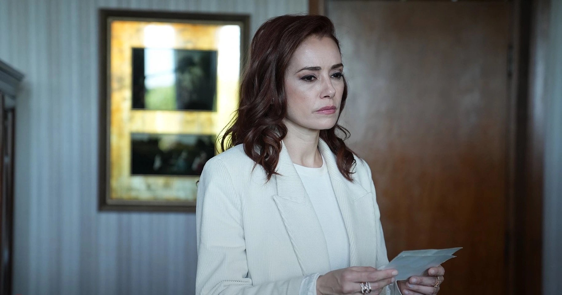 кадр из сериала "Ревность"