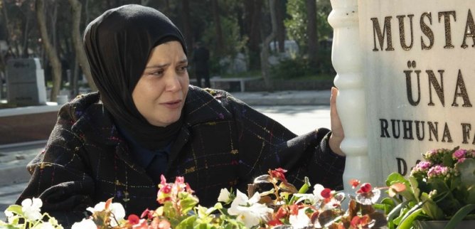 Турецкий сериал Клюквенный щербет 114 серия