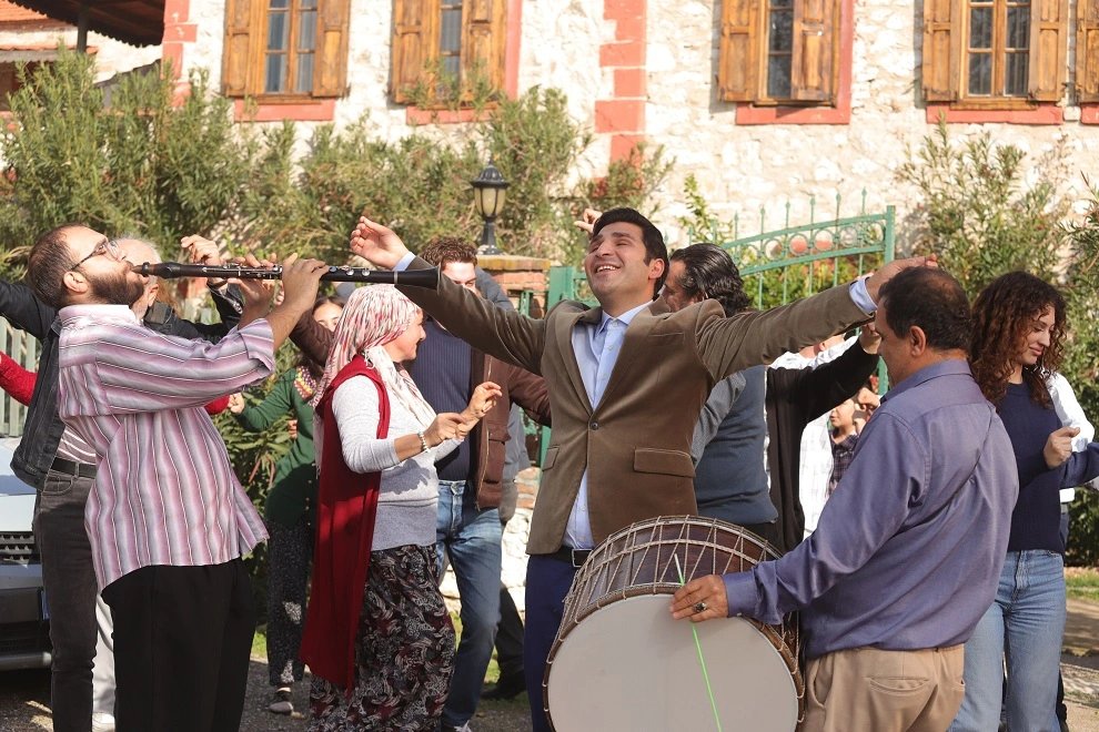 кадр из сериала "Дети рая"