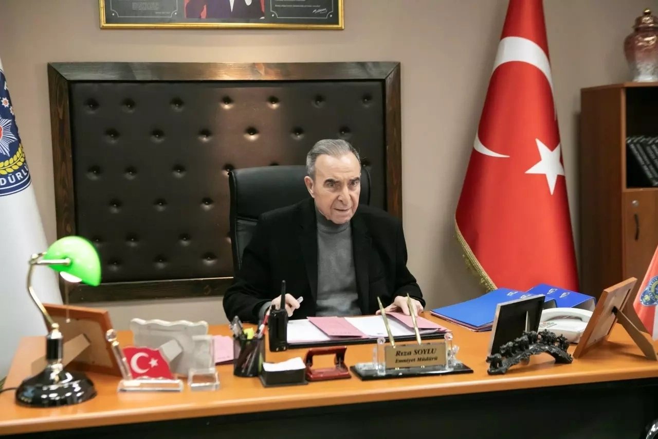 Рабочее совещание персонажей