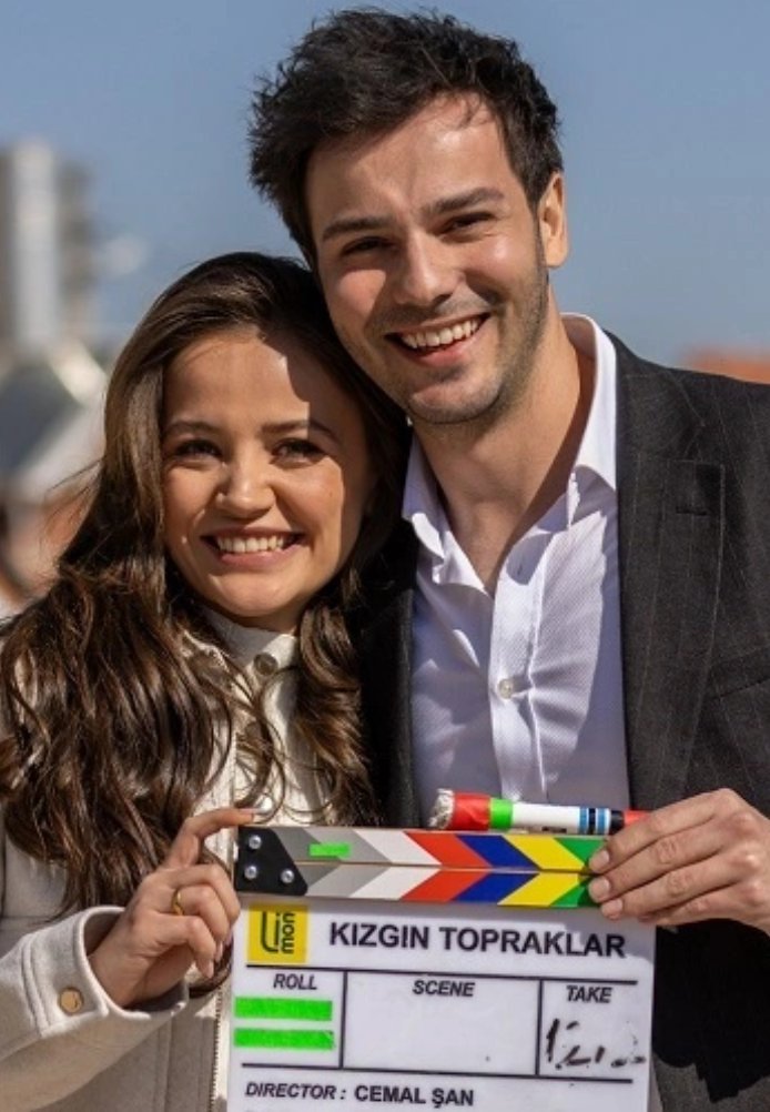 Злые земли постер