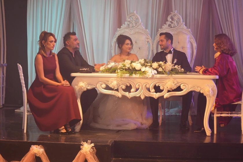 кадр из сериала "Словно сон"