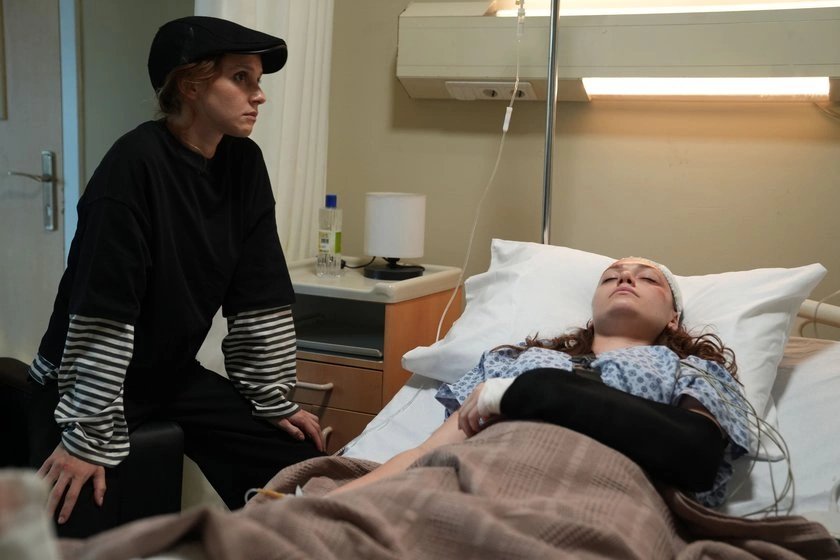 кадр из сериала "Словно сон"