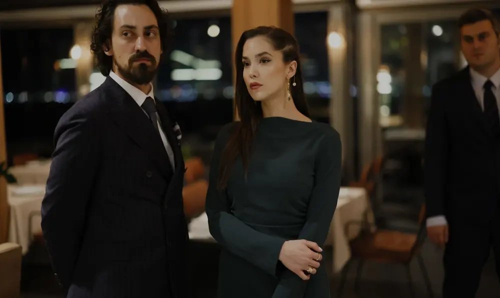 кадр из сериала "Беззащитные"