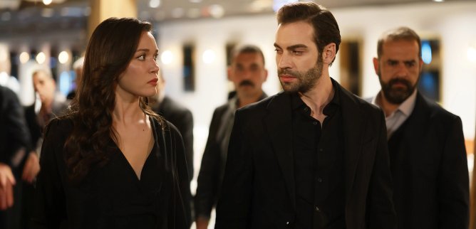 Турецкий сериал Беззащитные 40 серия