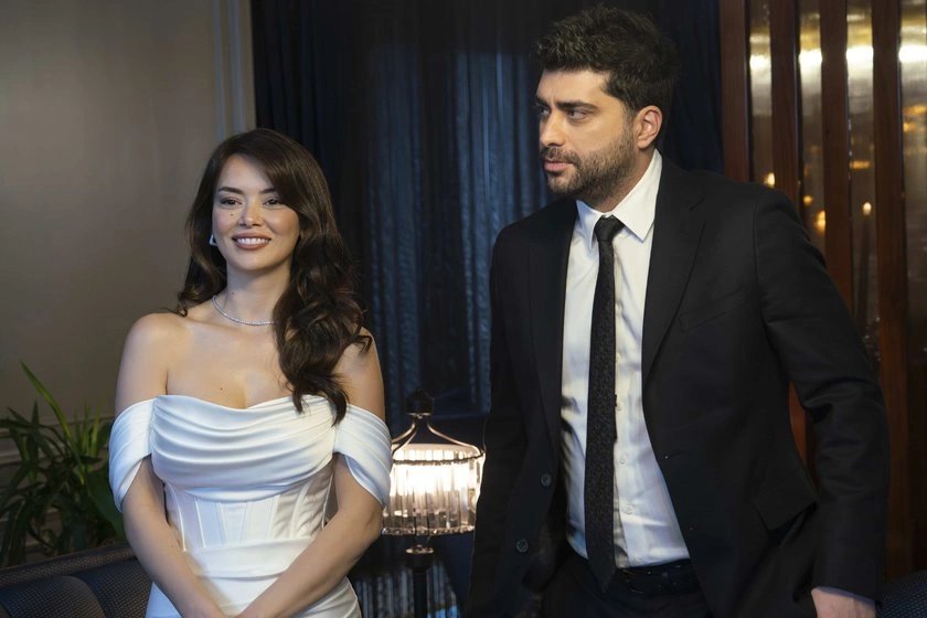 кадр из сериала "Клюквенный шербет"