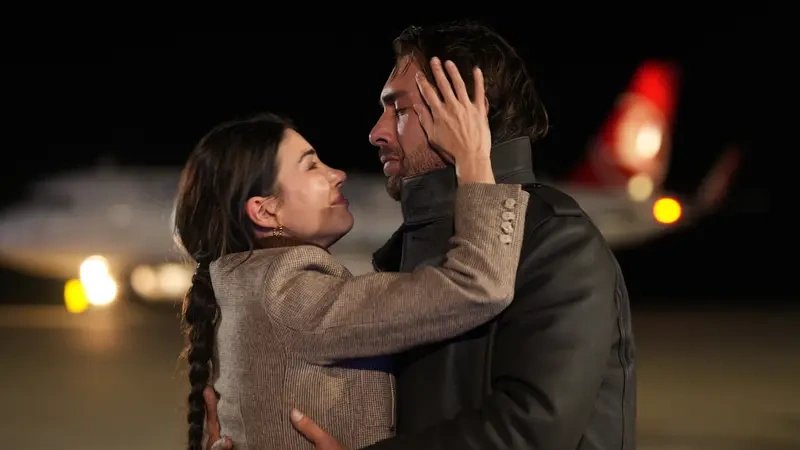 кадр из сериала "Это море переполнится"