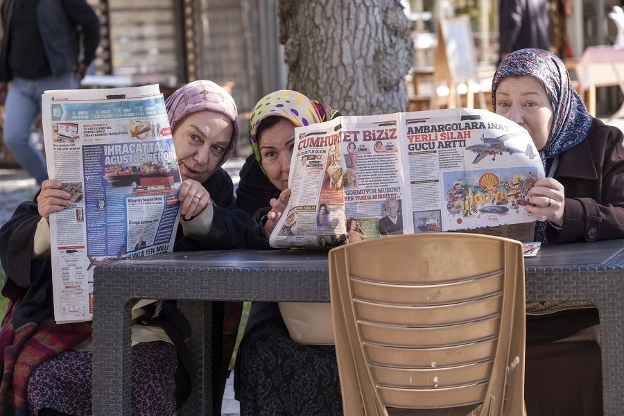 кадр из сериала "Гора сердца"