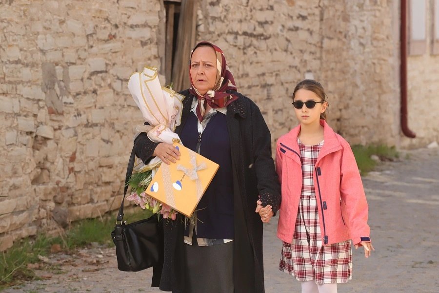 кадр из сериала "Дети рая"