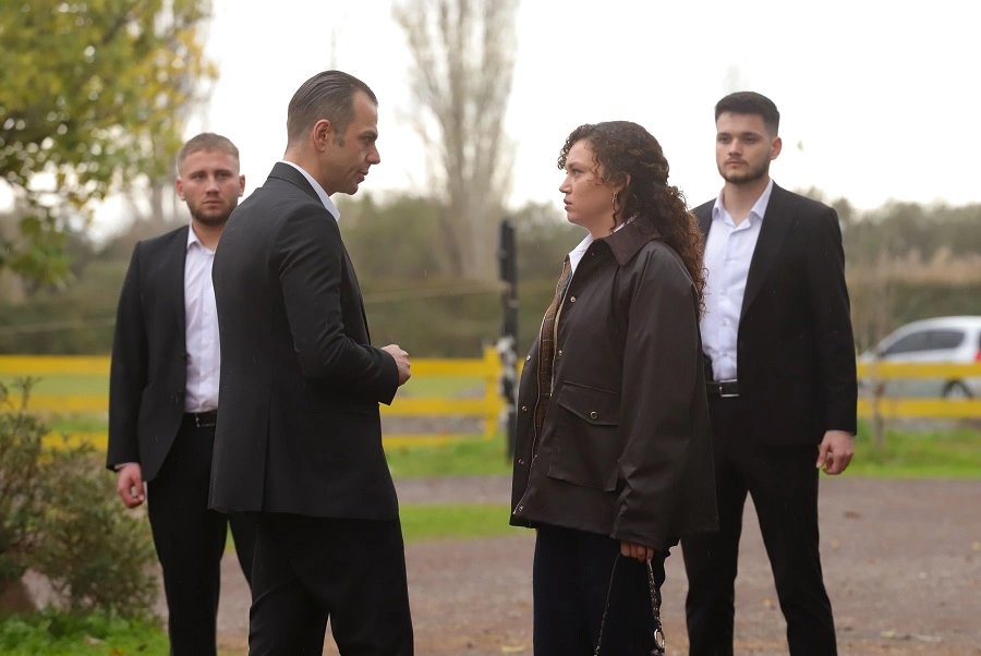 кадр из сериала "Дети рая"