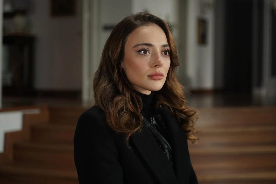 кадр из сериала "Разведка"