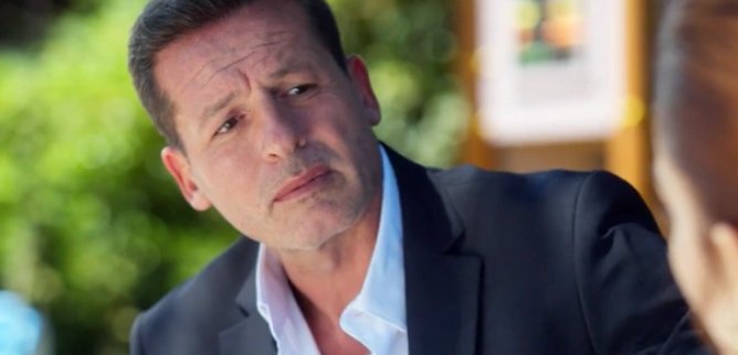 Турецкий сериал Скованный любовью, пленённый законом 55 серия