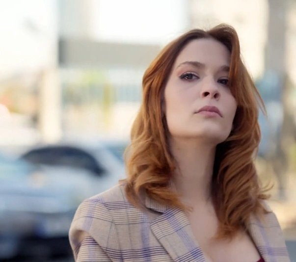 Кадр из Скованный любовью, пленённый законом