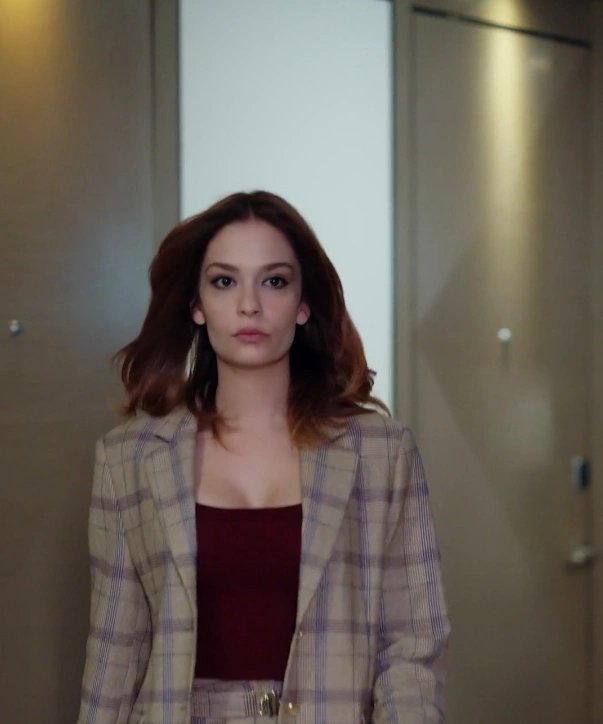 Кадр из Скованный любовью, пленённый законом