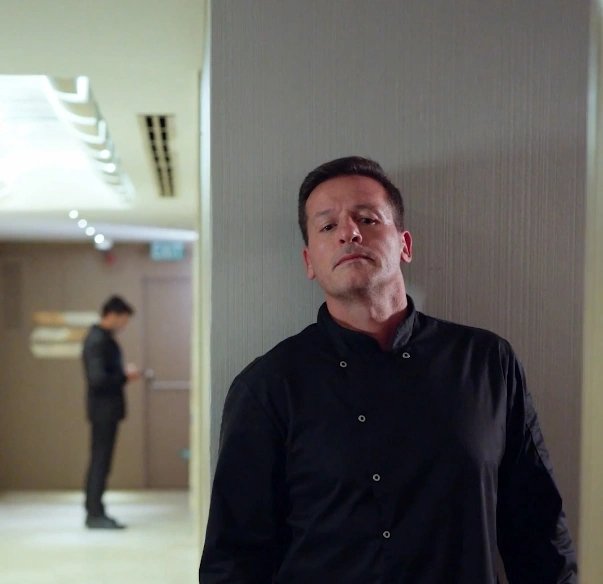 Кадр из Скованный любовью, пленённый законом