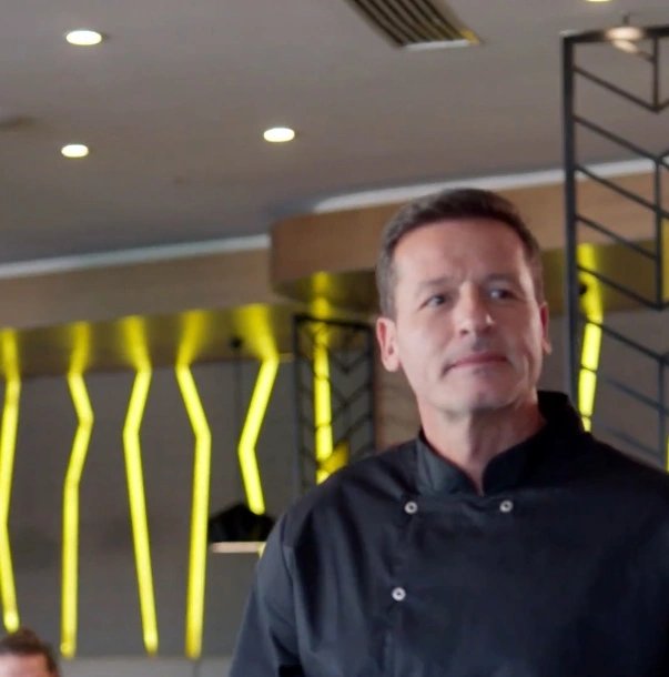 Кадр из Скованный любовью, пленённый законом