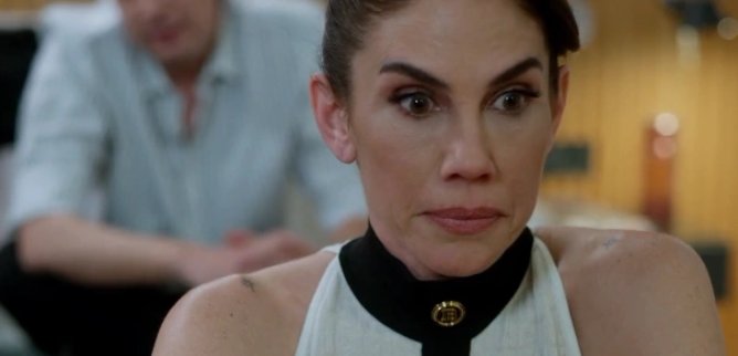 Турецкий сериал Любовница и жена против мужа 64 серия