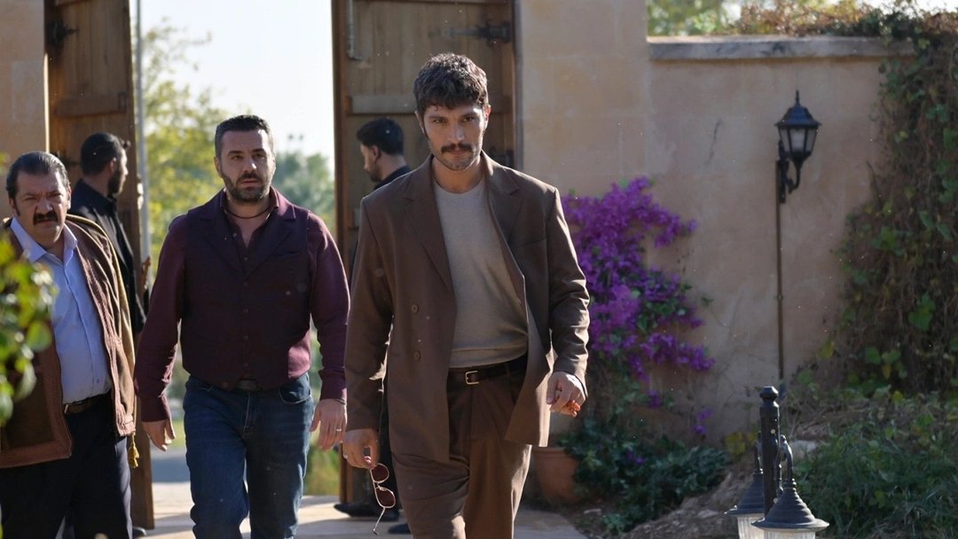 кадр из сериала "Преемник: Зов предков"