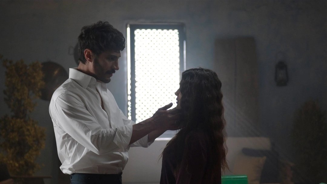 кадр из сериала "Преемник: Зов предков"