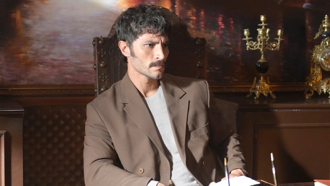 кадр из сериала "Преемник: Зов предков"