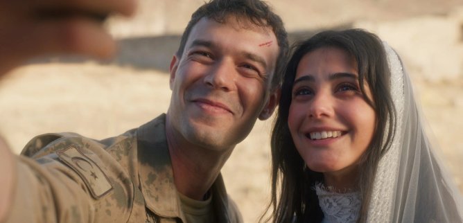 Турецкий сериал Ты тот, кого я люблю 1 серия