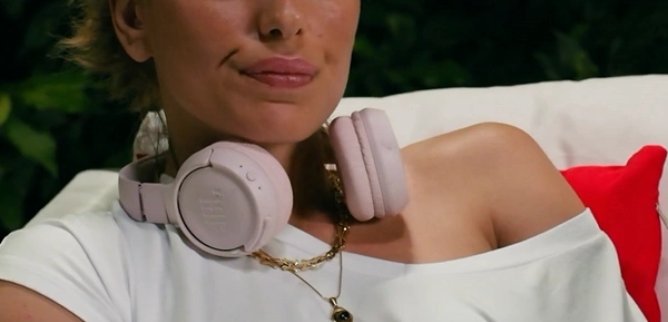 Турецкий сериал Украла его у жены, пока проверяла на верность 45 серия