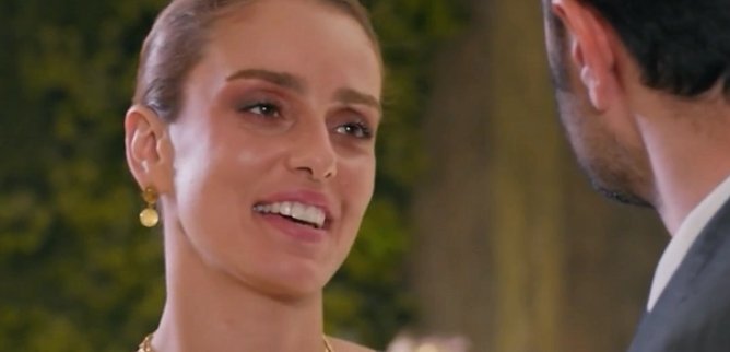 Турецкий сериал Украла его у жены, пока проверяла на верность 4 серия