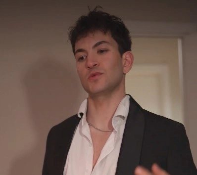 Кадр из Кусай локти, муж