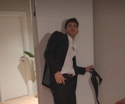 Кадр из Кусай локти, муж