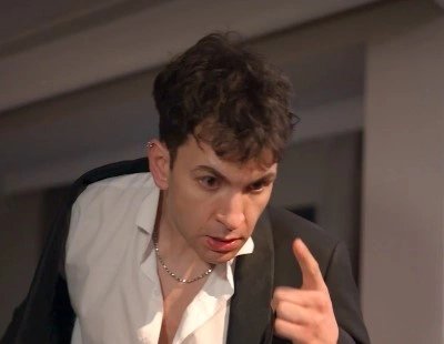 Кадр из Кусай локти, муж