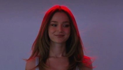 Кадр из Она трофей