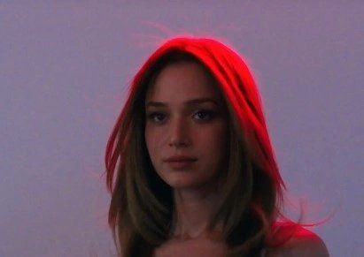 Кадр из Она трофей