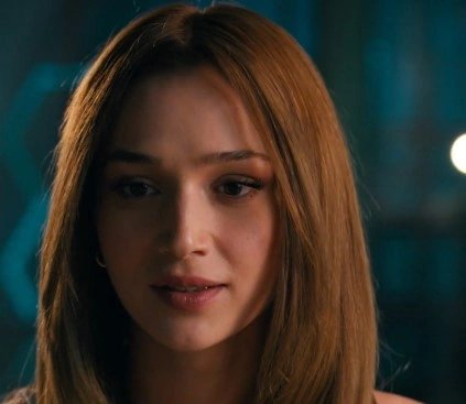 Кадр из Она трофей