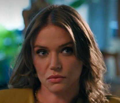 Кадр из Она трофей