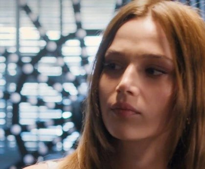 Кадр из Она трофей