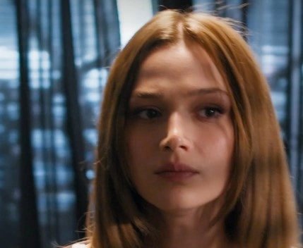 Кадр из Она трофей