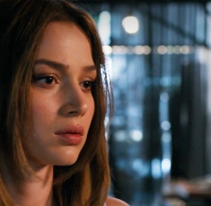 Кадр из Она трофей