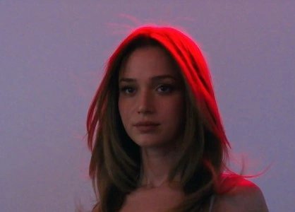 Кадр из Она трофей