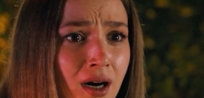 Турецкий сериал Она трофей 26 серия