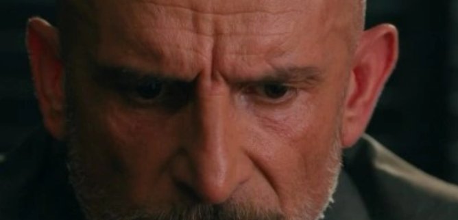 Турецкий сериал Она трофей 52 серия