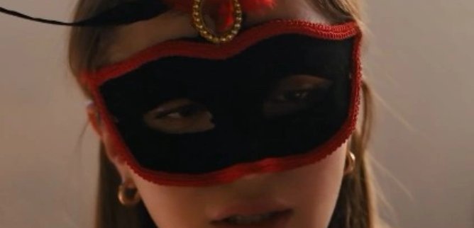 Турецкий сериал Она трофей 53 серия